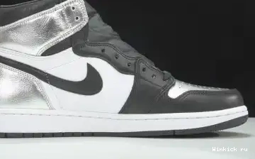 “SILVER BOX) AIR JORDAN 1 (RED WMNS TOE” HIGH OG 0617